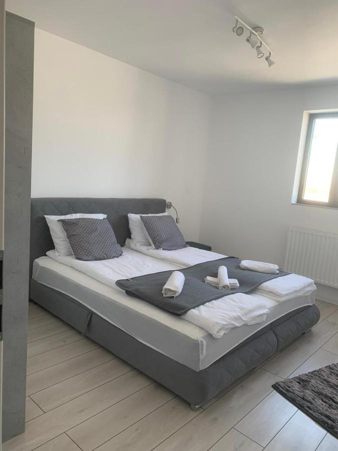 Apartalux Oradea Apartment Exterior foto